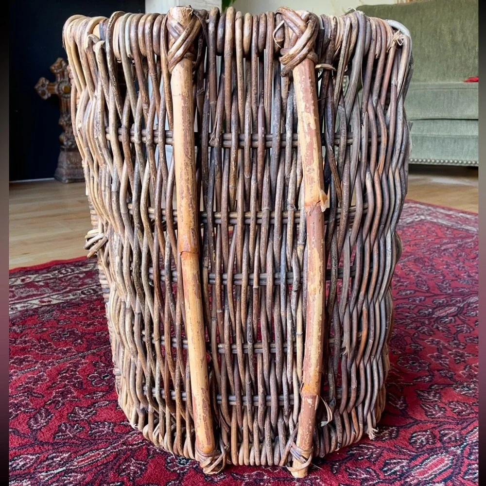 Antique / Vintage Rustic Foraging Harvesting Kindling Pinecone Collecting Basket